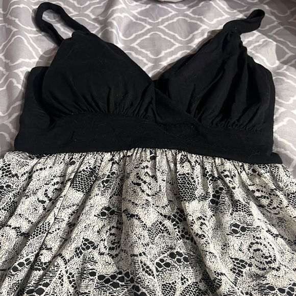 Dress - Picture 5 of 5